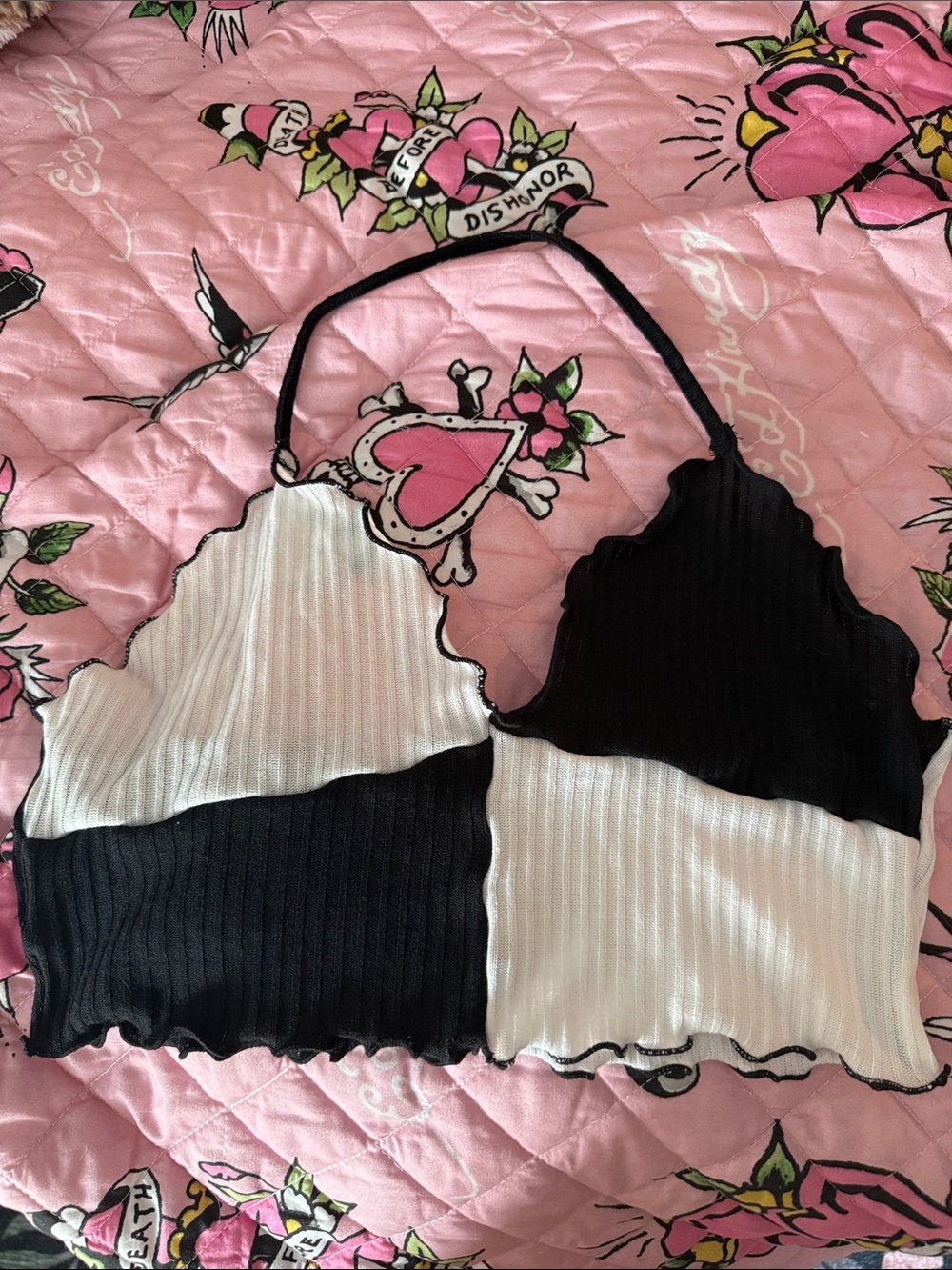 Colorblock Ribbed Halter Crop Top - Black & White